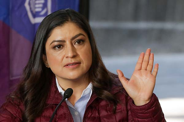 Claudia Rivera niega estar detrás de grupo de feministas pro aborto que “tomó” el Congreso