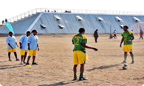 Kenia: Estadio de futbol acumula 1.5 millones de litros de agua