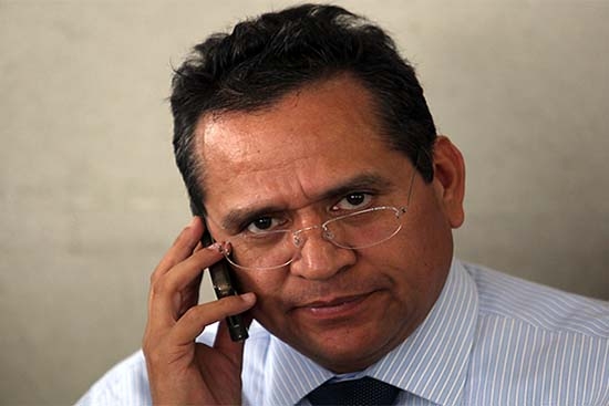 Senadores denuncian despilfarro de Manuel Oliva por más de 15 mil mdp