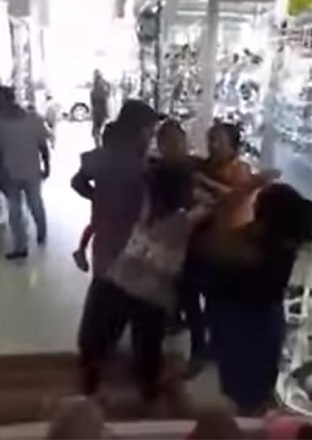VIDEO: Golpiza en zapatería de Xalapa por oferta del Buen Fin