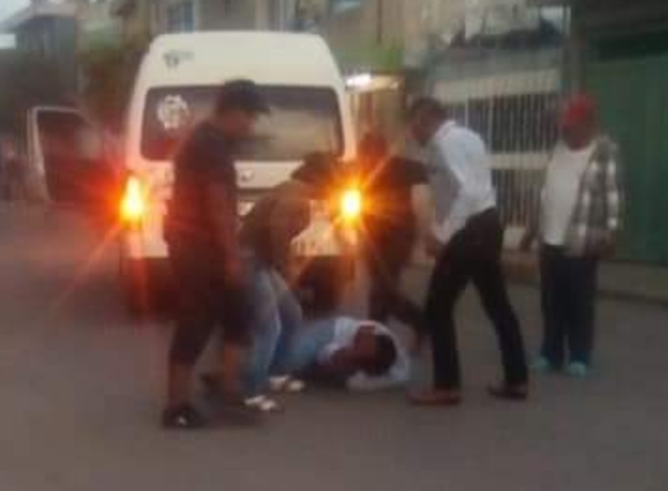 Chofer de Ruta 23 golpeó a pasajero por reclamarle que manejaba a alta velocidad