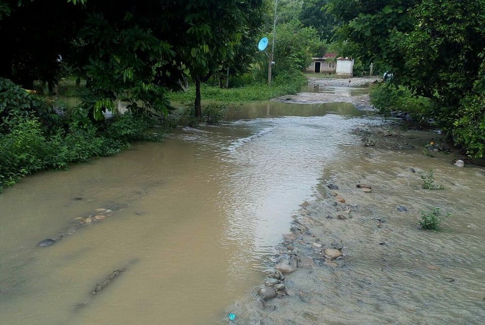 FOTOS: Crecida de ríos inundan a pobladores de Francisco Z. Mena
