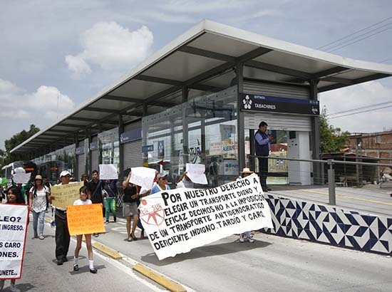 Vecinos del Sur protestan contra RUTA y generan caos en la zona