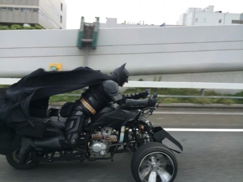 VIDEO: Batman sí existe y vive en China