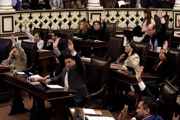 Morena aprueba reforma hacendaria y fiscal para Puebla; oposición la rechaza