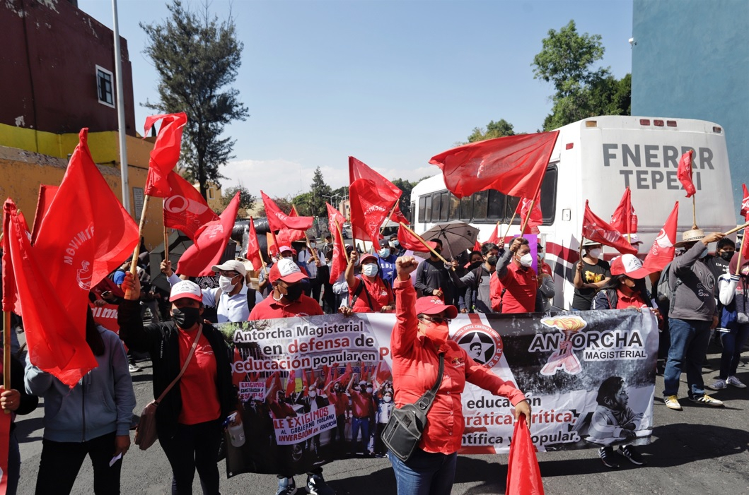Antorcha crea escuelas y designa a supervisores y directores fuera de la norma: SEP Puebla