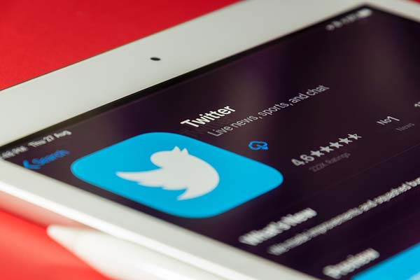 El CEO de Twitter dice a los empleados que el futuro de la compañía es “incierto”