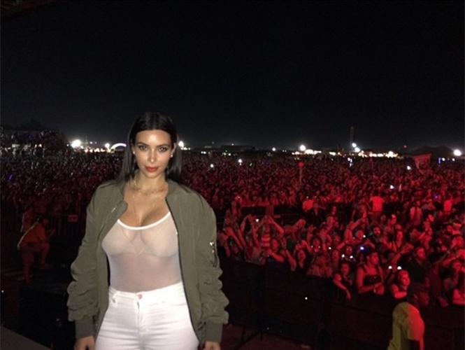 Kim Kardashian presumió senos en Instagram