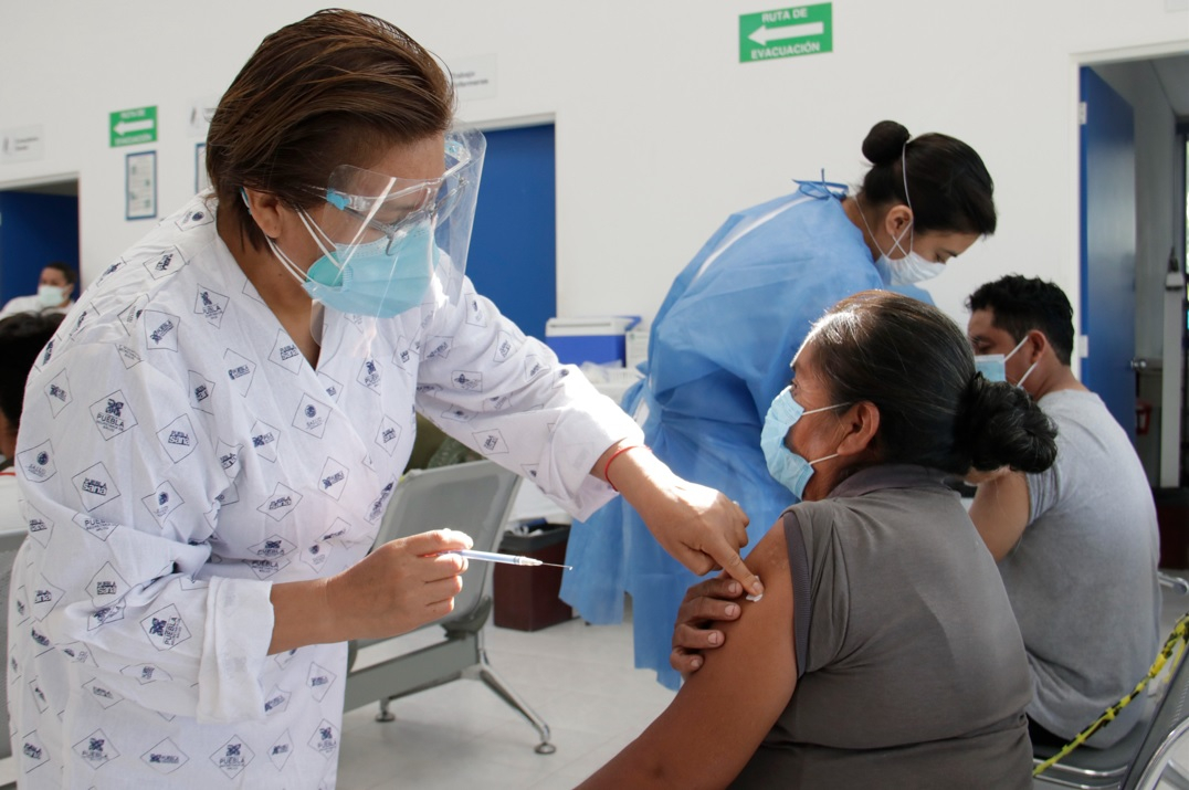 Este jueves, segundas dosis de AstraZeneca en 16 municipios poblanos