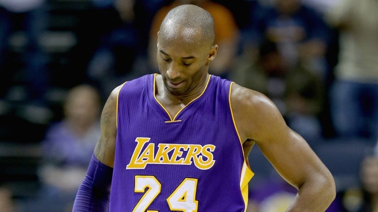 Kobe Bryant fue operado del hombro, estará nueve meses en recuperación