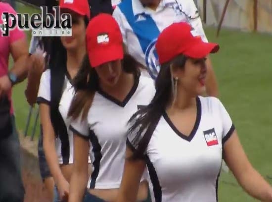 VIDEO: Las chicas y el color del Puebla vs América