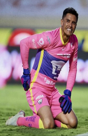 Alfredo Talavera, portero de los Pumas, da positivo a COVID