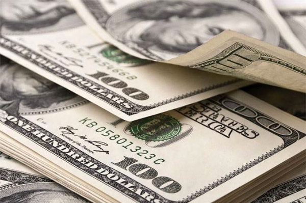 Peso en caída libre: Dólar rebasa de nuevo las 16 unidades