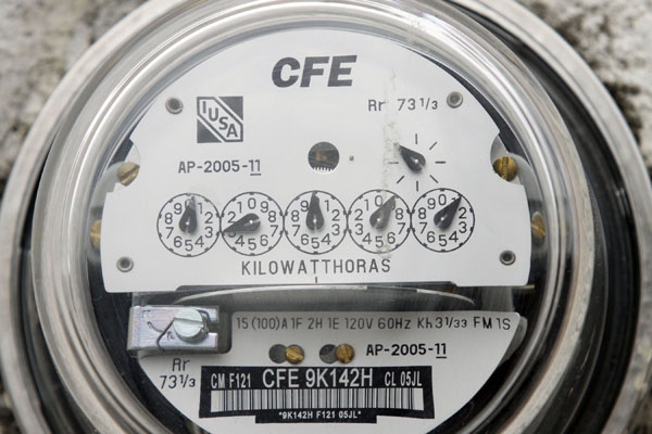 Multas por robo de luz serán de hasta 3 millones de pesos
