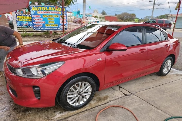 Maleantes atracan autolavado y se roban un vehículo en Puebla