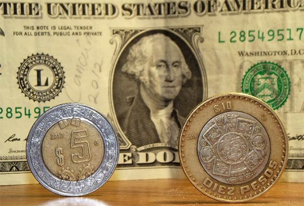 Dólar marca nuevo récord y se cotiza hasta en 16.85 pesos