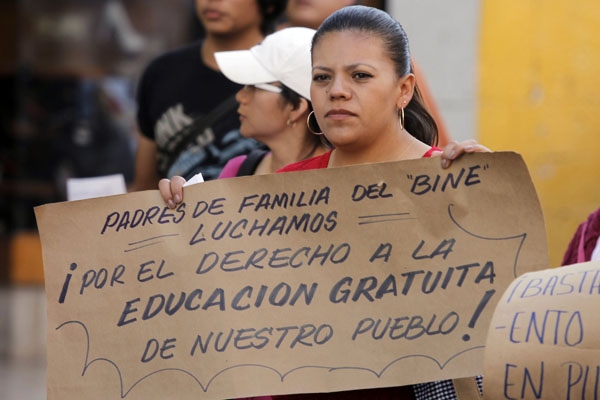 Aumenta 460% la jubilación de maestros para evitar evaluación