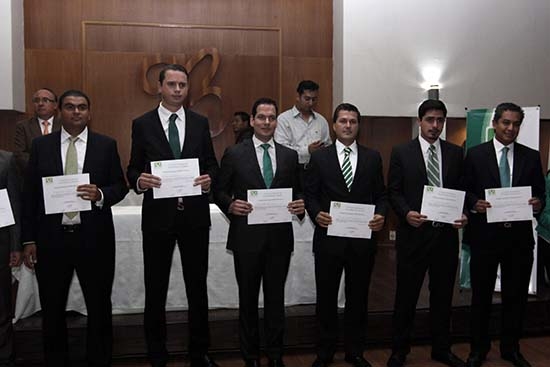 Kuri rinde protesta como líder del PVEM en Puebla