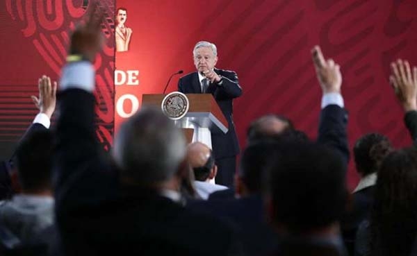 El INAI da coscorrón a AMLO: “Mañaneras” no suplen la rendición de cuentas