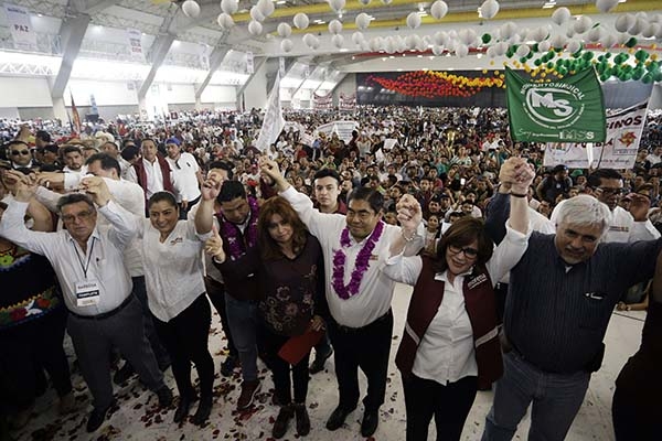 Ni bajezas ni guerra sucia, ofrece Miguel Barbosa a adversarios al arrancar su campaña