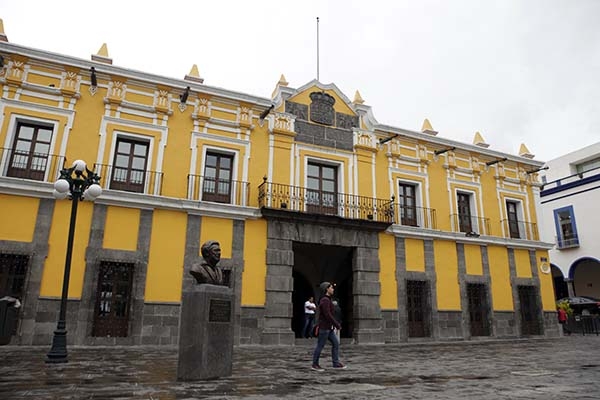 Artistas condenan extinción del patronato del Teatro Principal