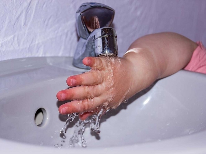Mató a su hijo de 6 años en “exorcismo” con agua caliente en Arizona