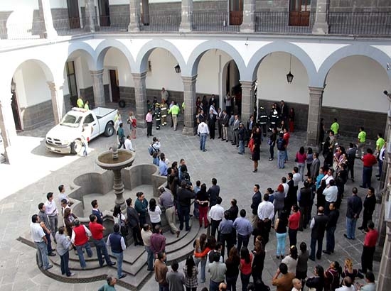 Más de tres millones de poblanos participaron en Macrosimulacro 2014