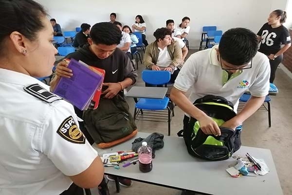 Operativo Mochila debe hacerse en casa: esposa de AMLO