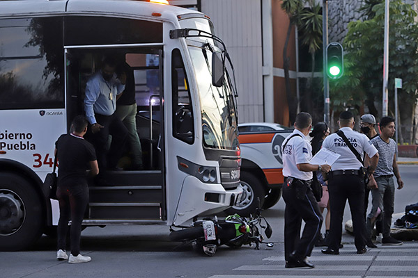 Seis de cada 10 poblanos reprueban al transporte público de la capital
