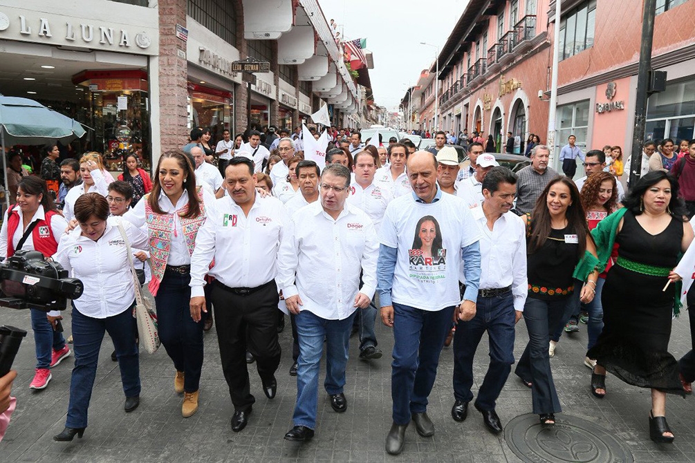 Doger promete construir el Arco Norte de Teziutlán