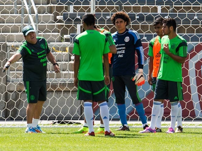 El Piojo dejó en claro que Memo Ochoa es titularísimo en el Tri
