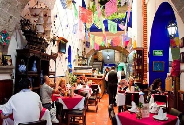 Restauranteros poblanos esperan incremento de 70% en ventas por el Día de las Madres
