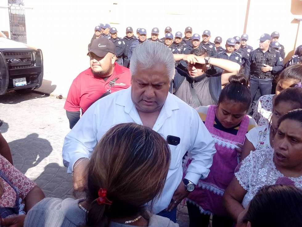 Hasta 30 comerciantes detenidos por violento desalojo en Tehuacán