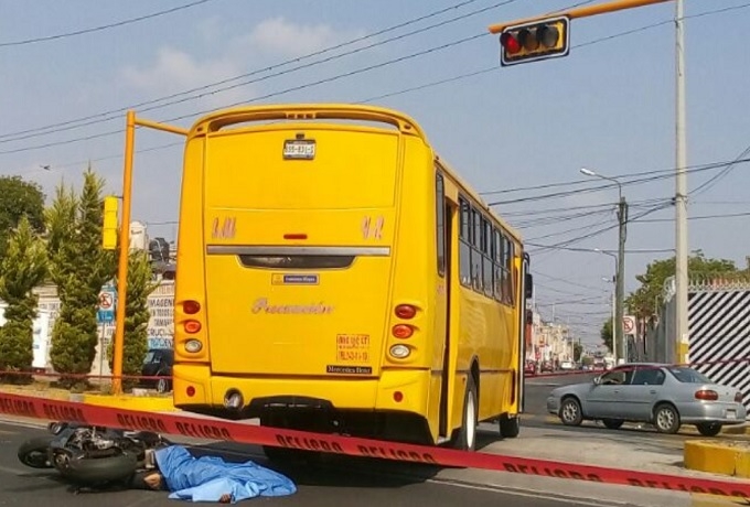 Transporte público mató a motociclista en la colonia Santa María