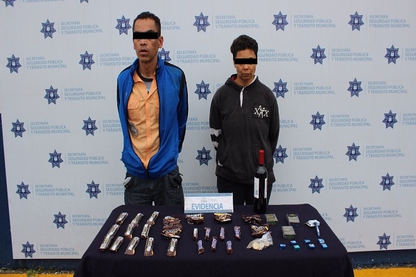 Pareja fue asegurada tras asalto a Oxxo en la colonia Constitución Mexicana