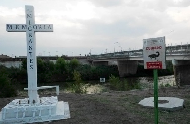 Sepultan en Chignahuapan a migrantes ahogados en el río Bravo