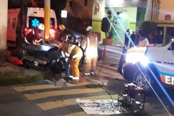 Muere hombre prensado tras colisión en la colonia Santa María