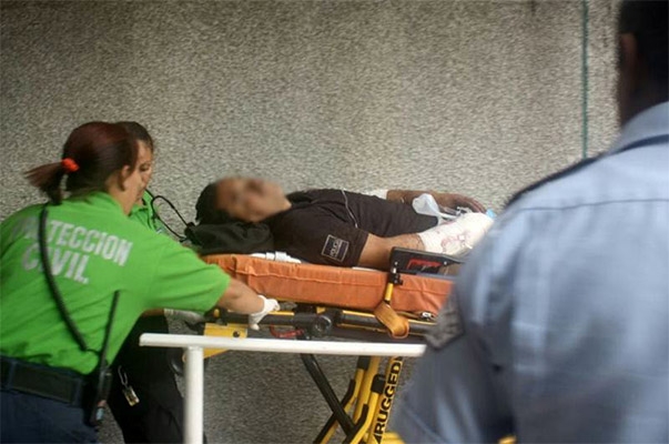 Matan a policías y civiles en ataque con granadas en Apatzingán