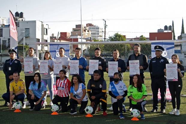 fotografia de equipos de futbol en un barrio