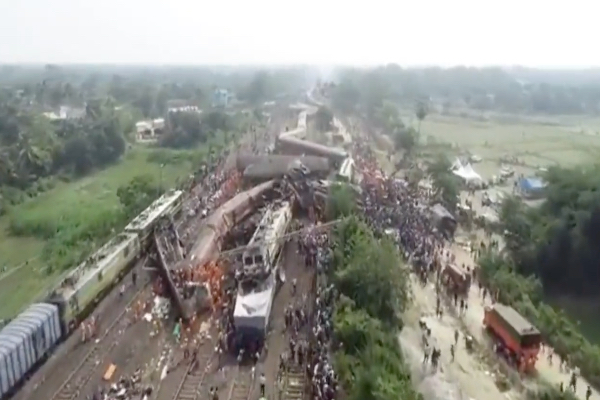 choque trenes india