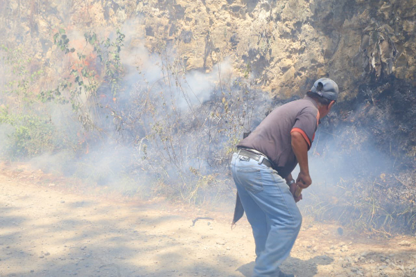 Incendio forestal en Zacatlán, controlado al 100%; retoman clases