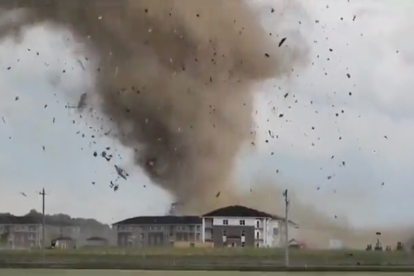 ¿Cuál fue el saldo devastador del tornado en Indiana, EU?