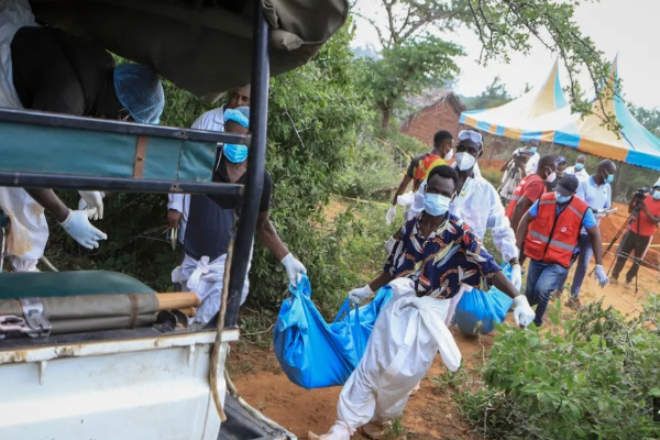 Mueren 400 personas en Kenia; dejaron de comer para "ver a Jesús"