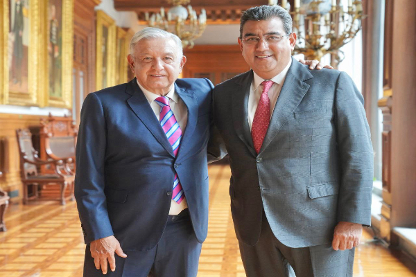 Se reúne Céspedes Peregrina con AMLO en Palacio Nacional
