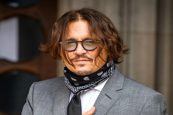 ¿Porqué hallaron inconsciente a Johnny Deep en un hotel?