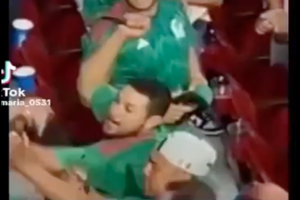 ¿Mexicano atacó a otro con un puñal en la Copa Oro?