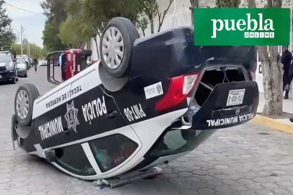 Acusan a policías de Tecali de matar a un joven; pueblo daña patrullas