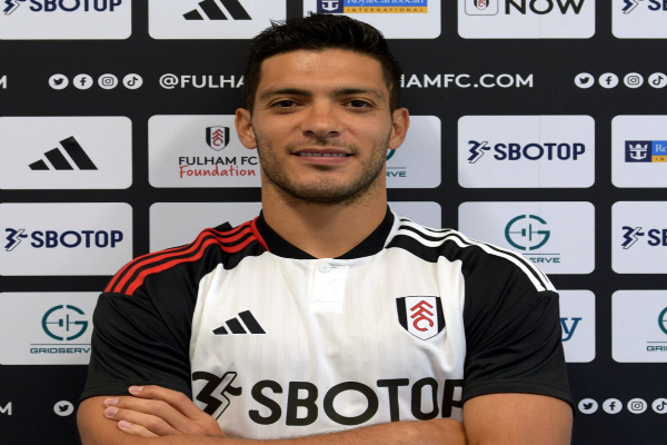 Raúl Jiménez es nuevo futbolista del Fulham