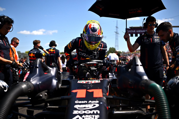 Sergio Pérez sube como tercero al podio del GP de Hungría