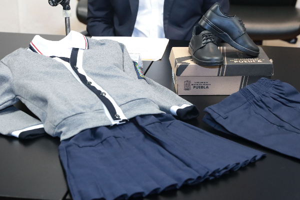 ¿Habrá uniformes, mochilas y zapatos para el próximo ciclo escolar en Puebla?